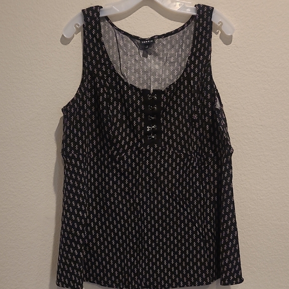 Torrid Black and White Patterned Women's Top Size 2 (2X) - Picture 2 of 8